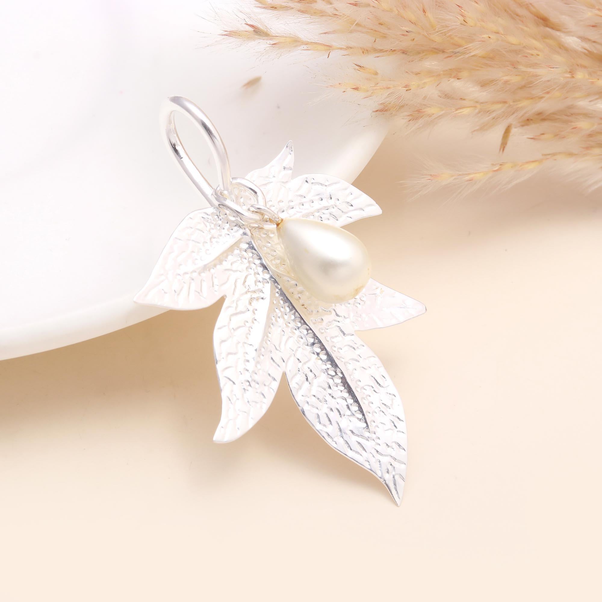 925 Sterling Silver Textured Leaf Design Pearl Pendant