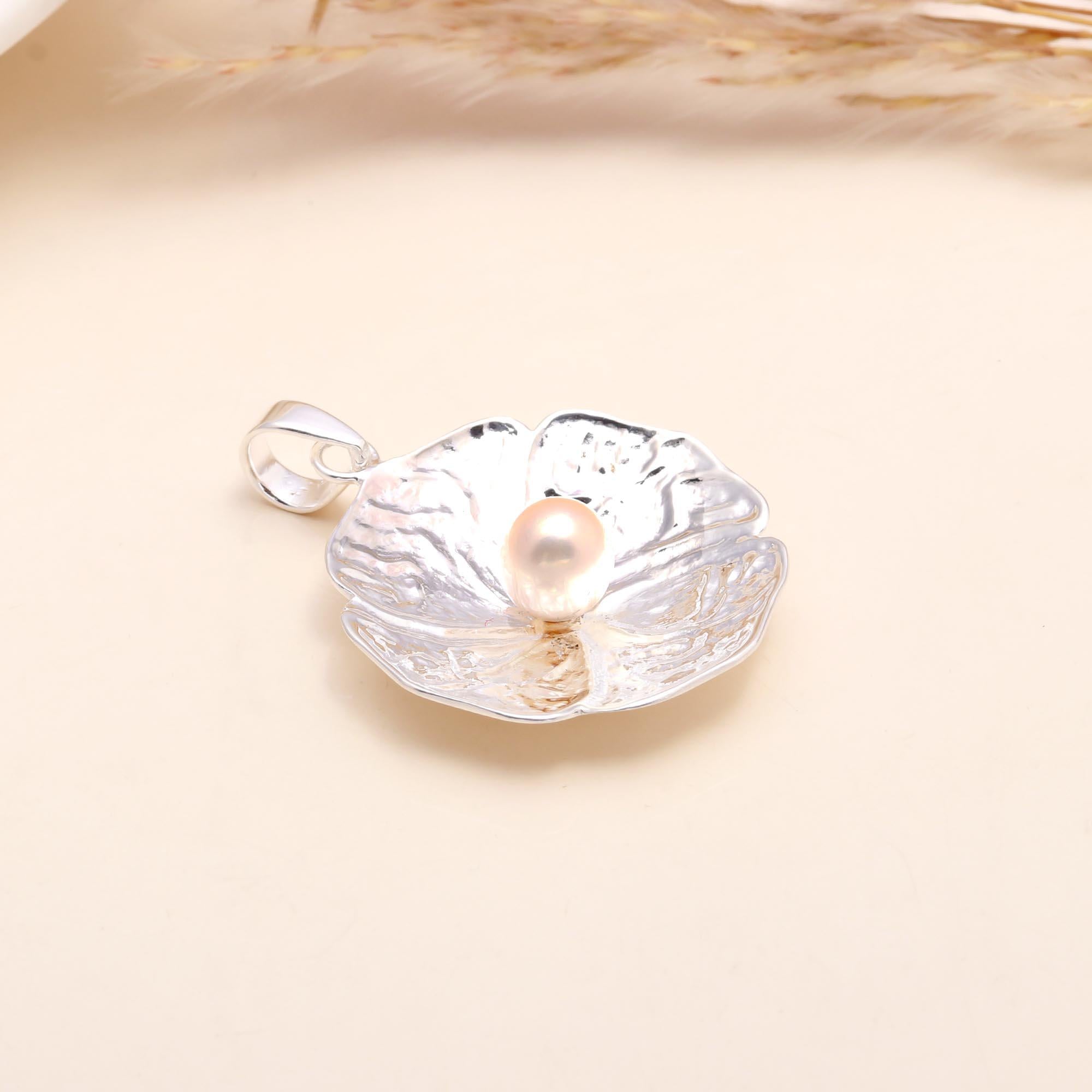 925 Sterling Silver Floral Pendant with White Pearl