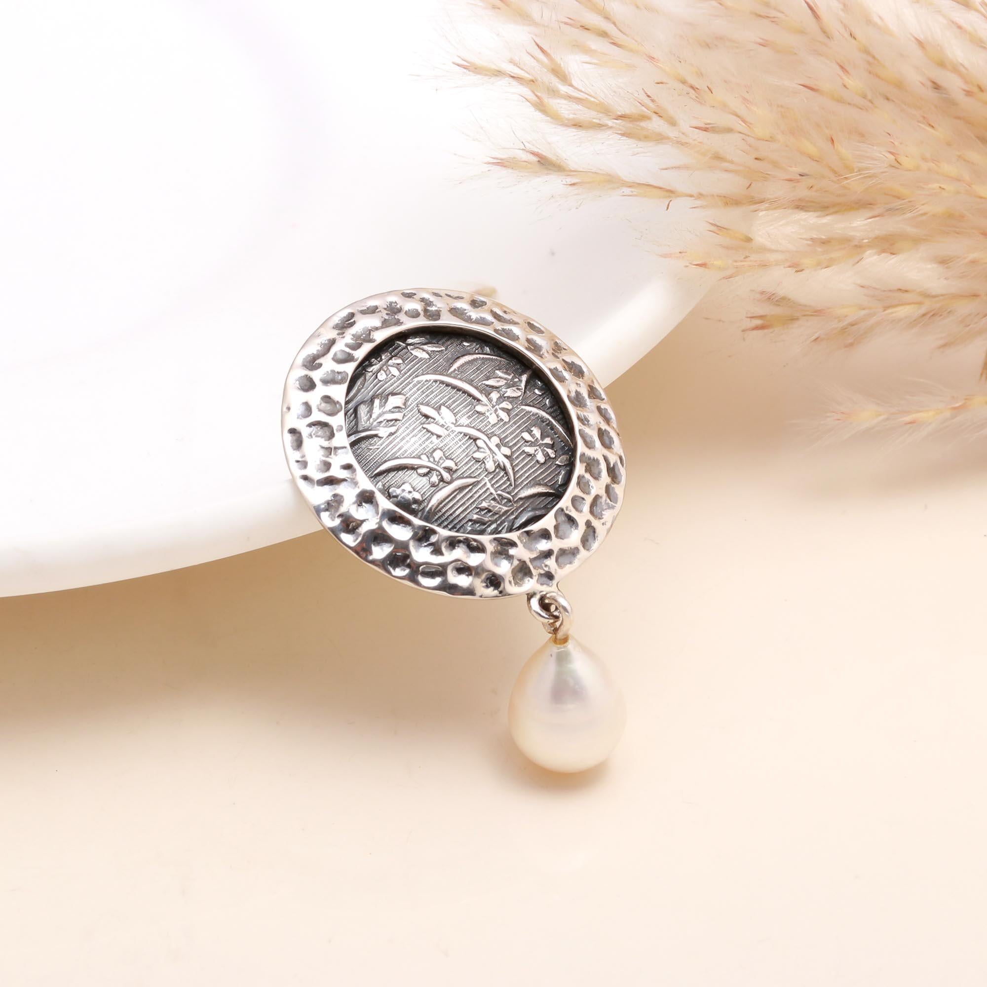 925 Sterling Silver Floral Motif & Pearl Drop Hammered Medallion Pendant