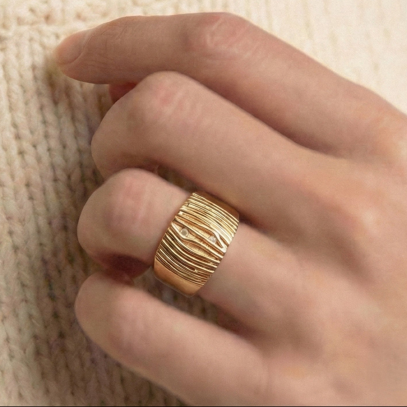 The Linear Horizon: Grooved Wide Band Ring