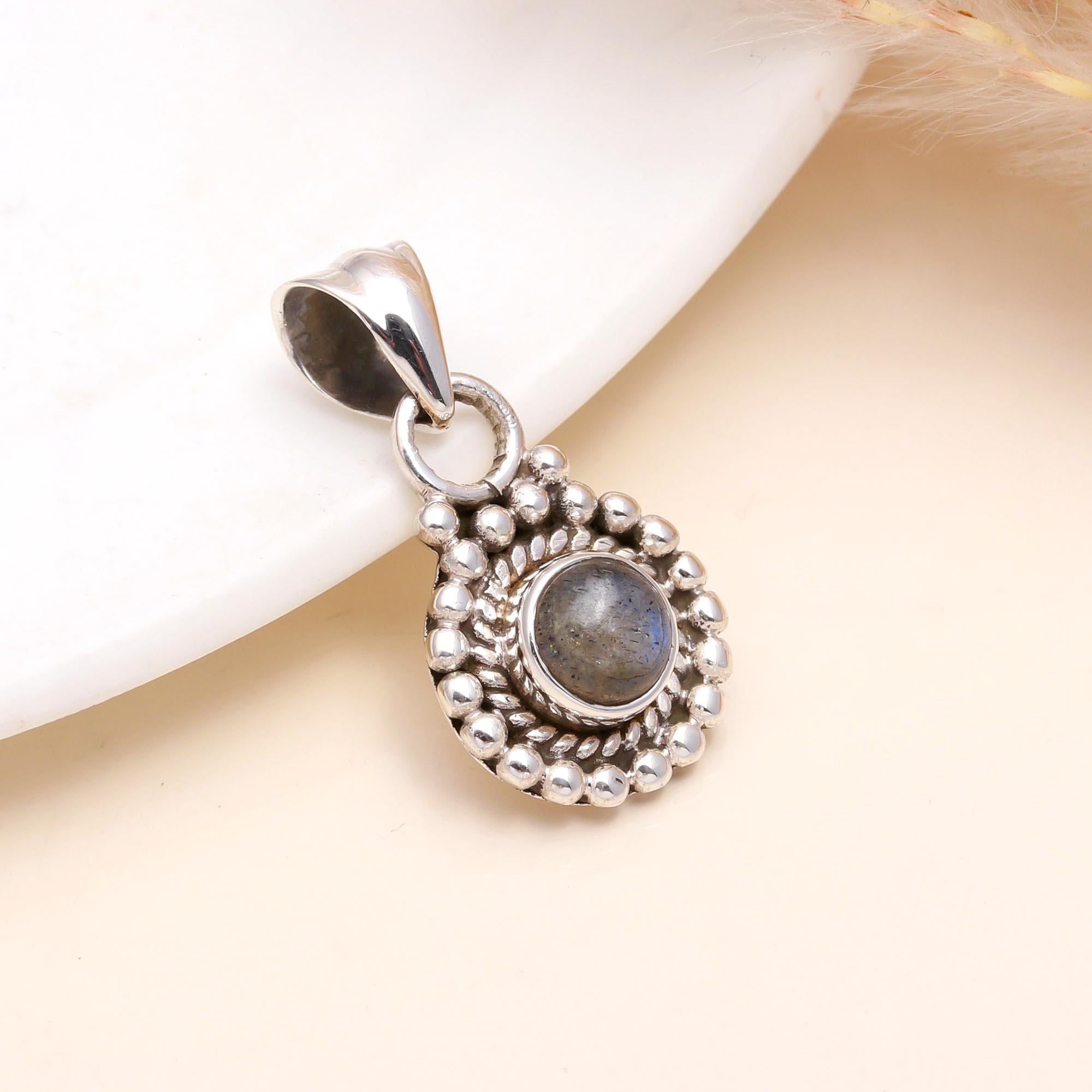 925 Sterling Silver Vintage Labradorite Boho Pendant