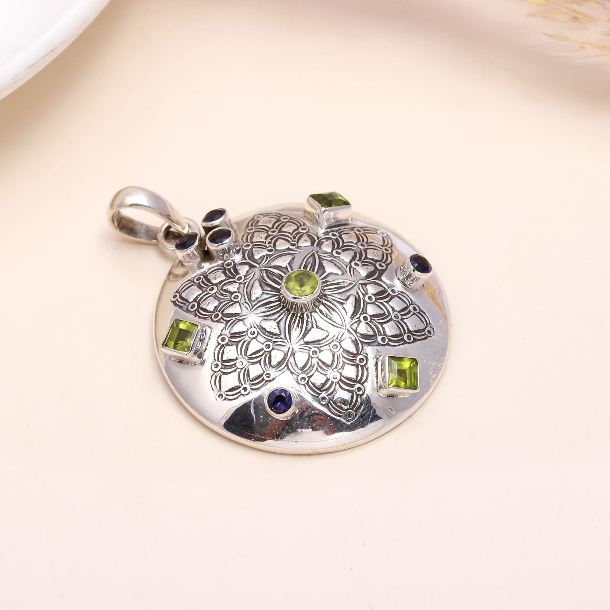 925 Sterling Silver Peridot & Iolite Medallion Pendant