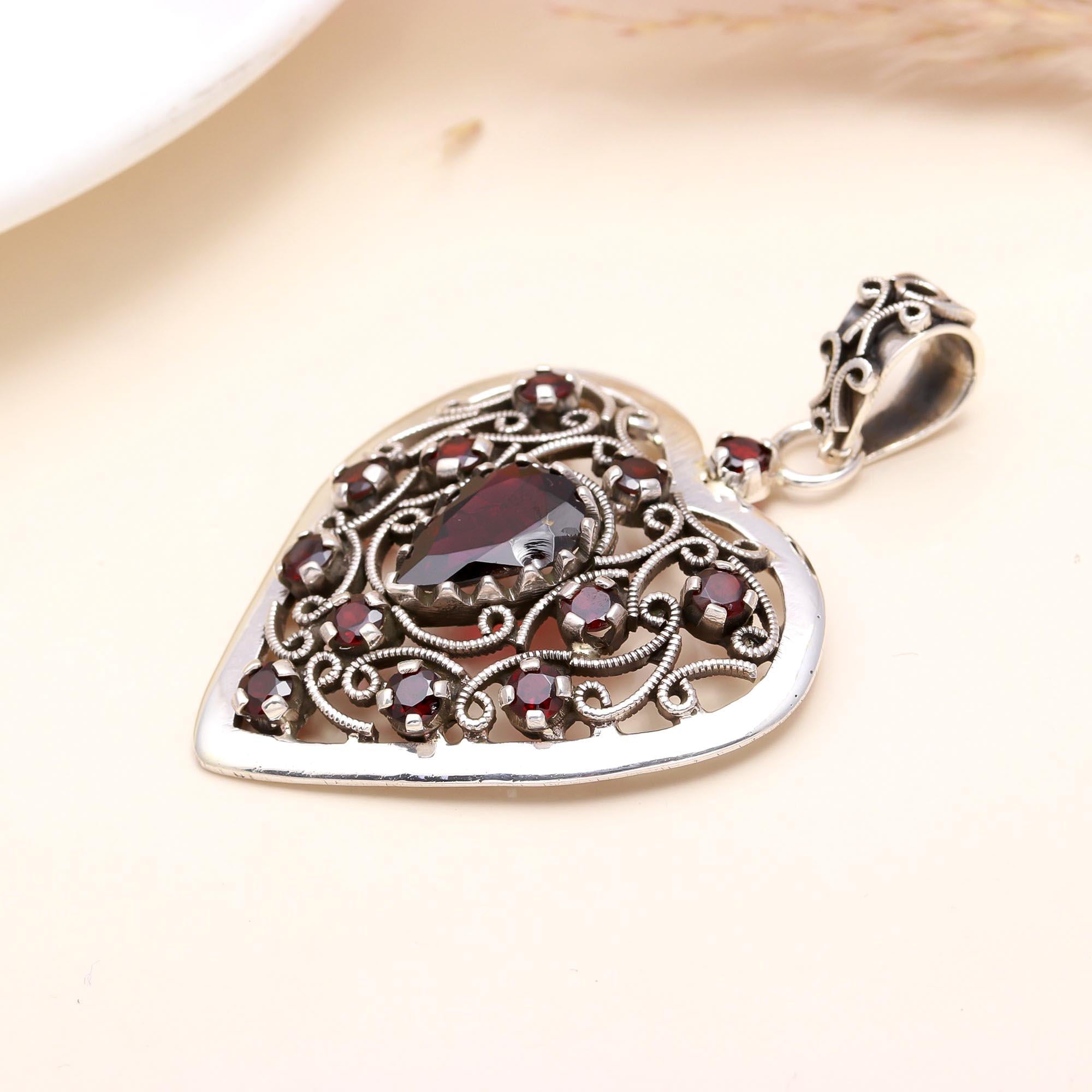 925 Sterling Silver Garnet Gemstone Vintage Filigree Heart Pendant