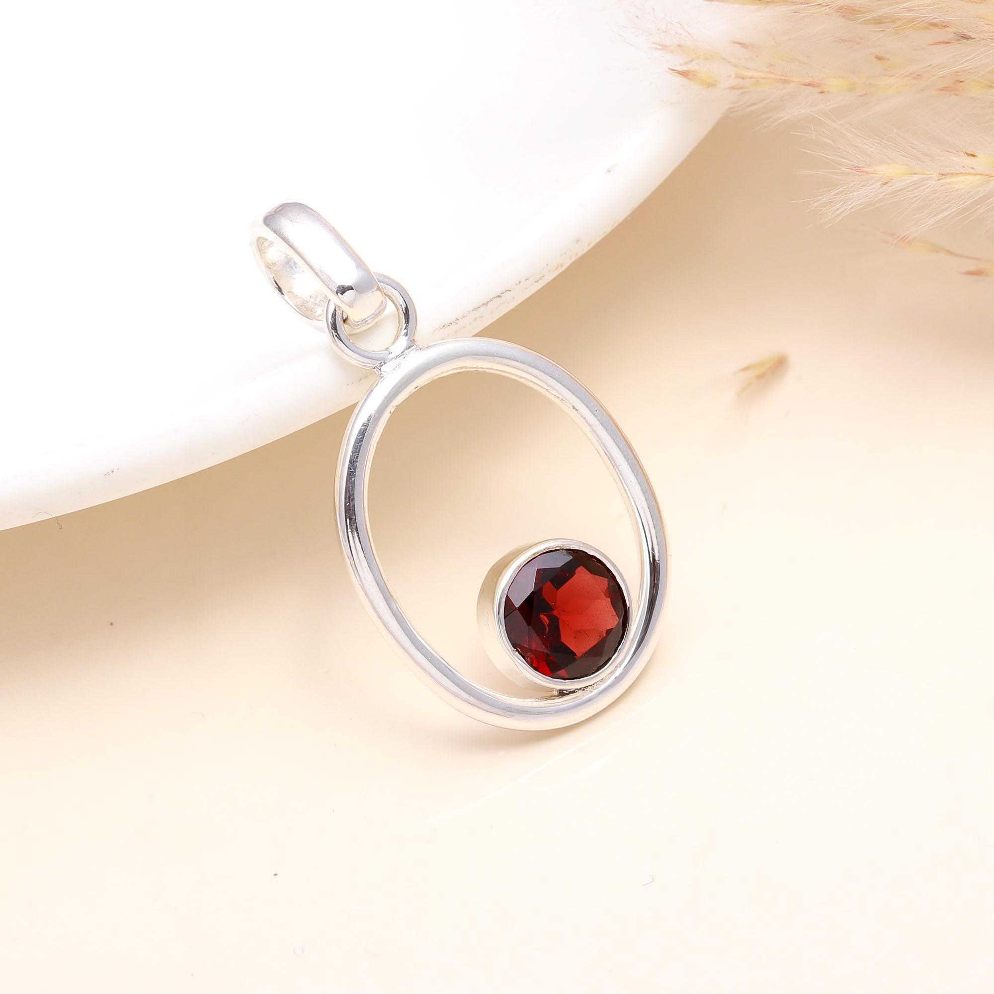 925 Sterling Silver Garnet Circle Pendant