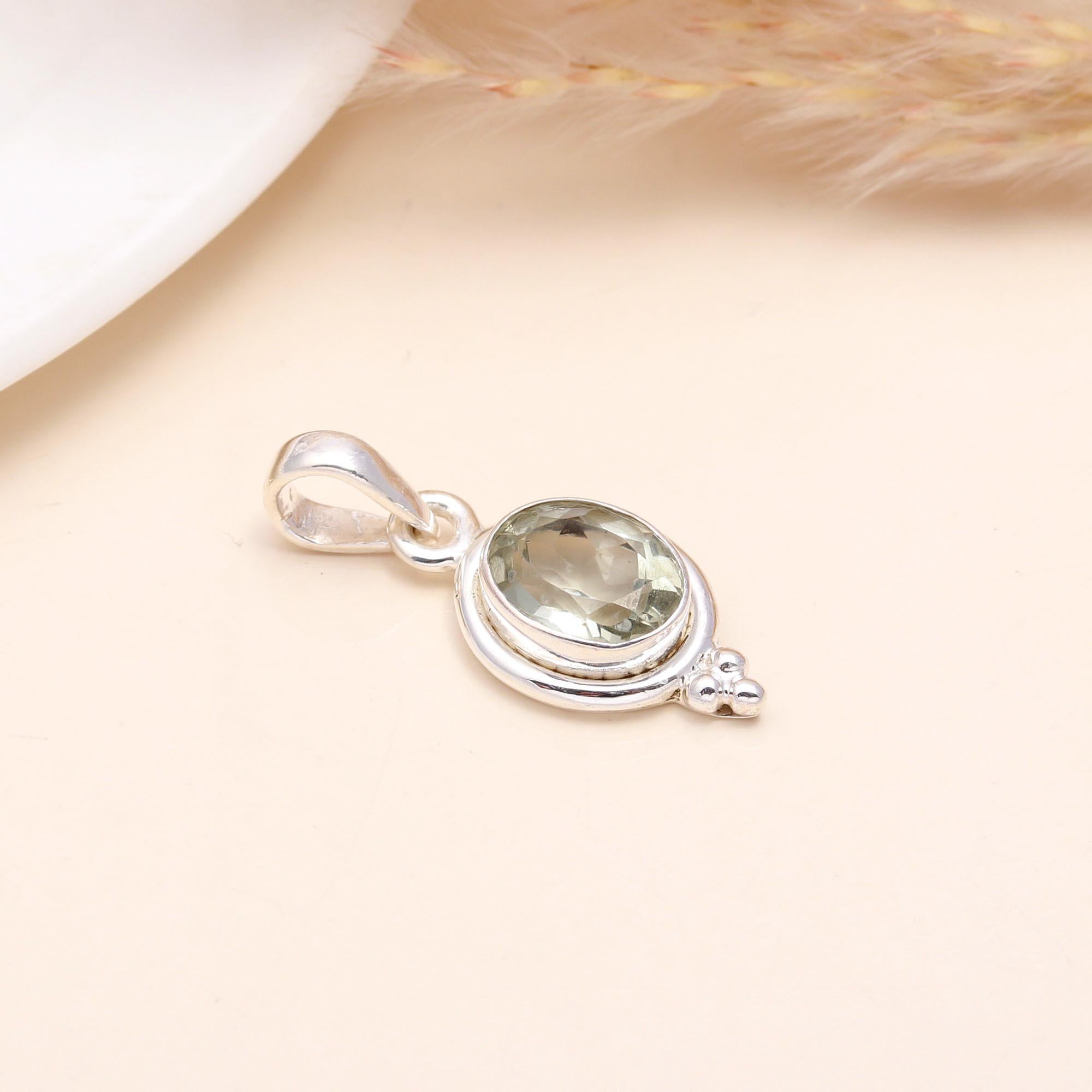 925 Sterling Silver Vintage Oval Green Quartz Pendant