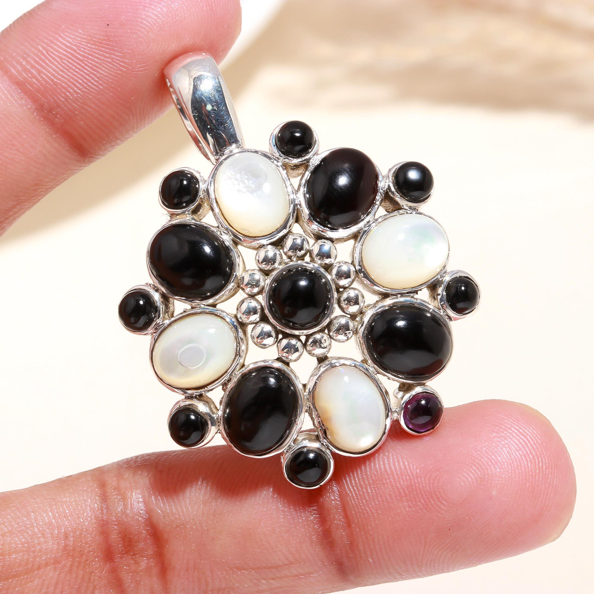925 Sterling Silver Vintage Black Onyx & Mother of Pearl Pendant