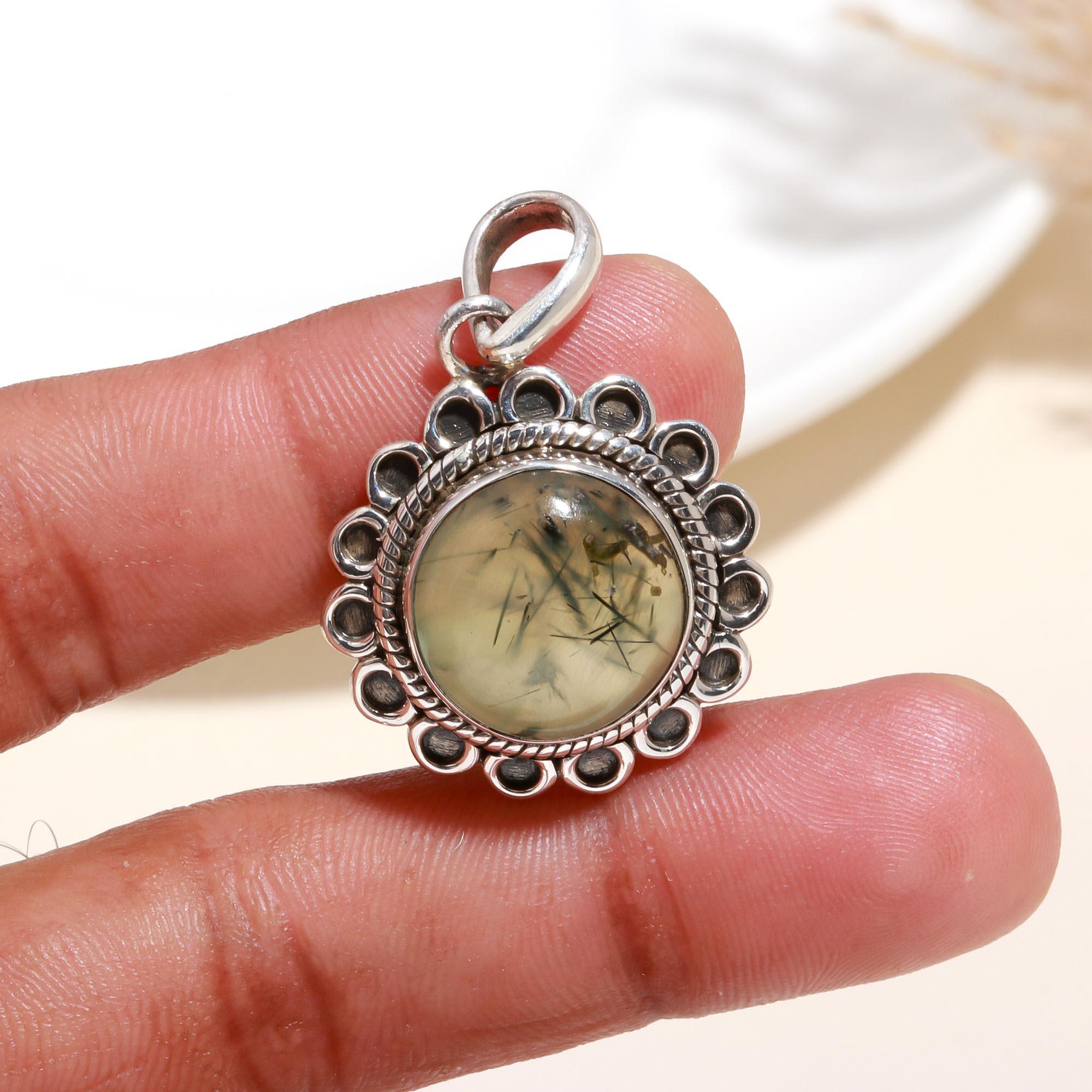 925 Sterling Silver Vintage Filigree Design Handmade Round Prehnite Pendant