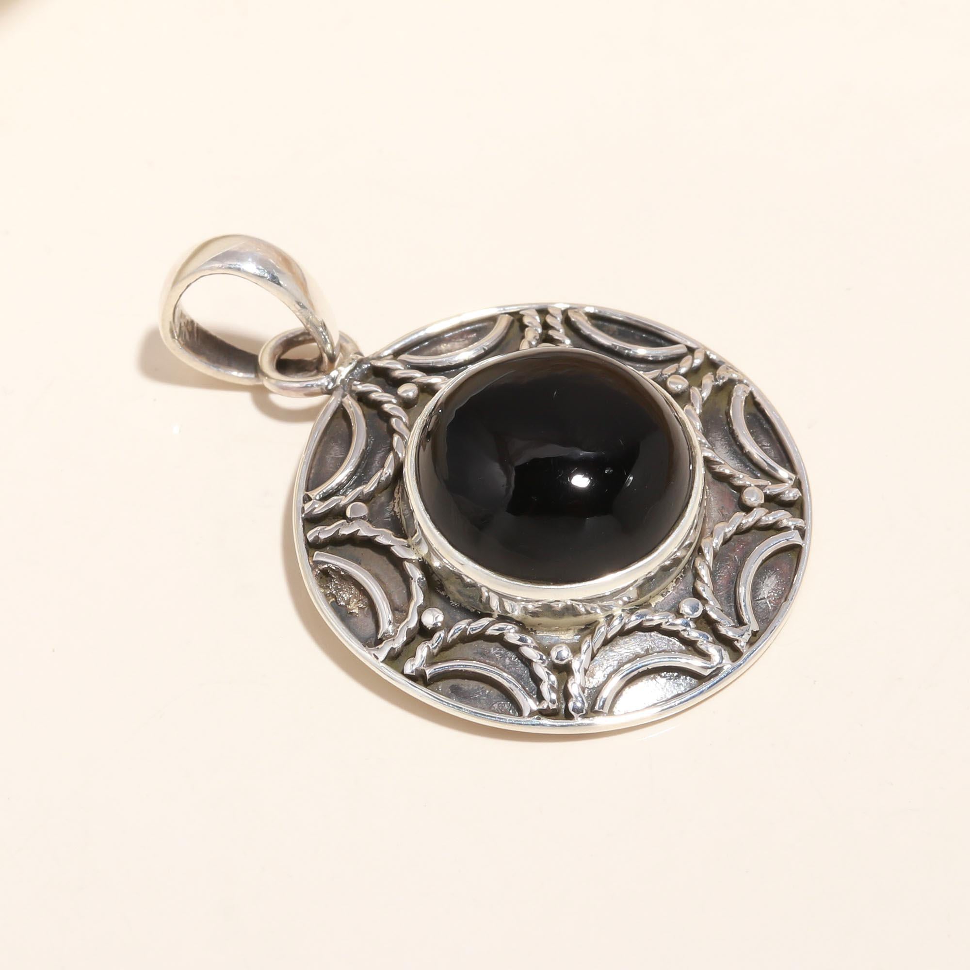 925 Sterling Silver Vintage Black Onyx Round Pendant