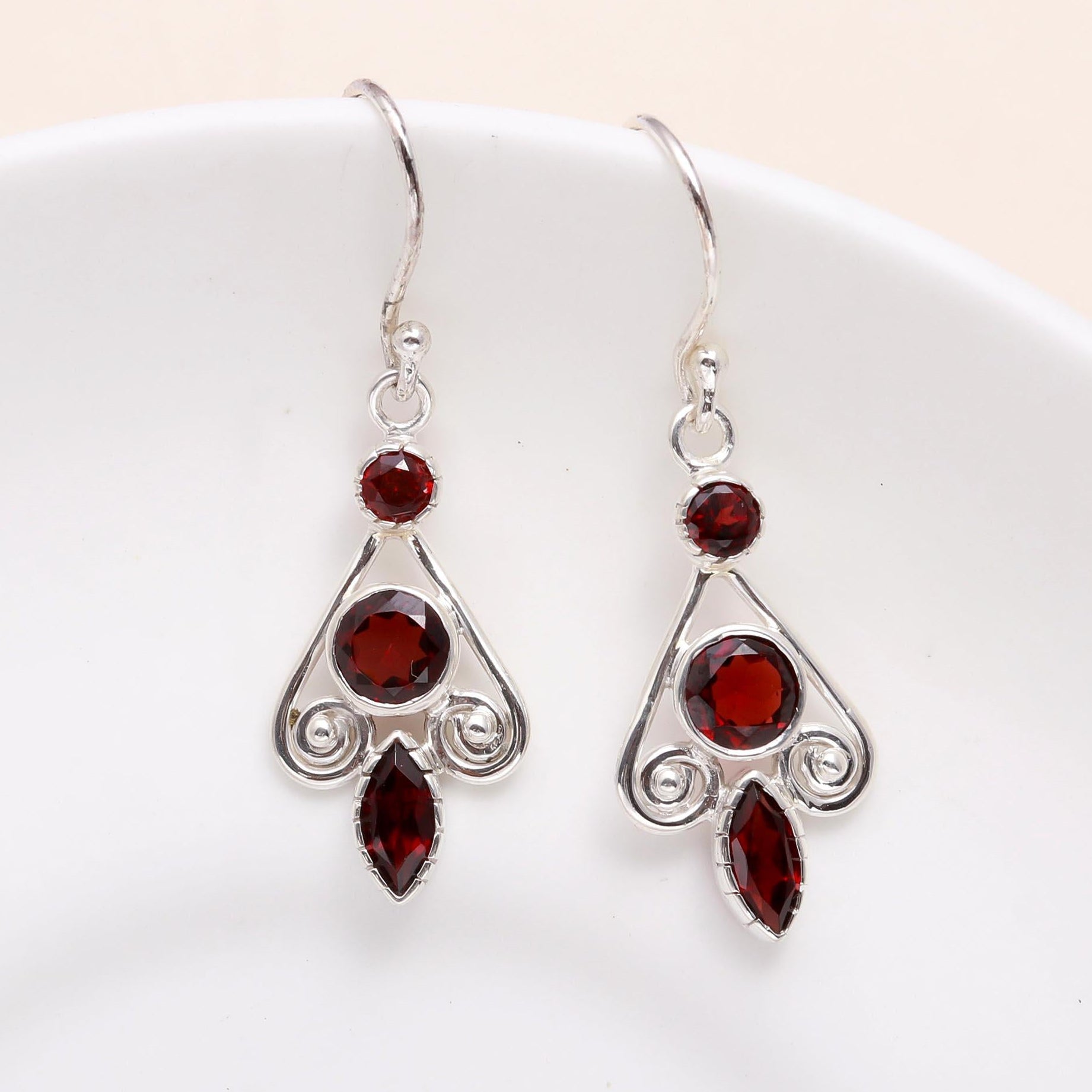 925 Sterling Silver Vintage Handcrafted Garnet Dangle Earrings