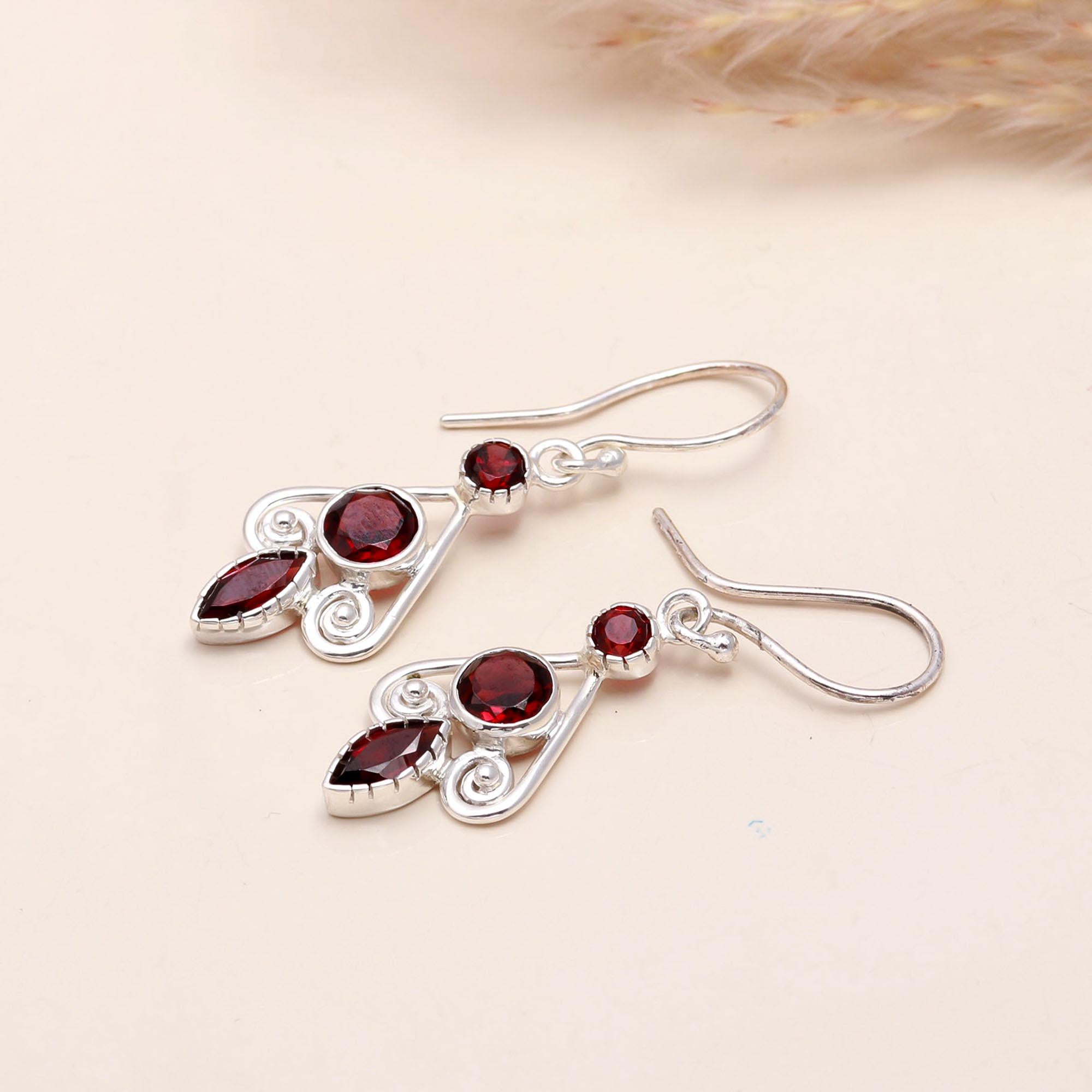 925 Sterling Silver Vintage Handcrafted Garnet Dangle Earrings