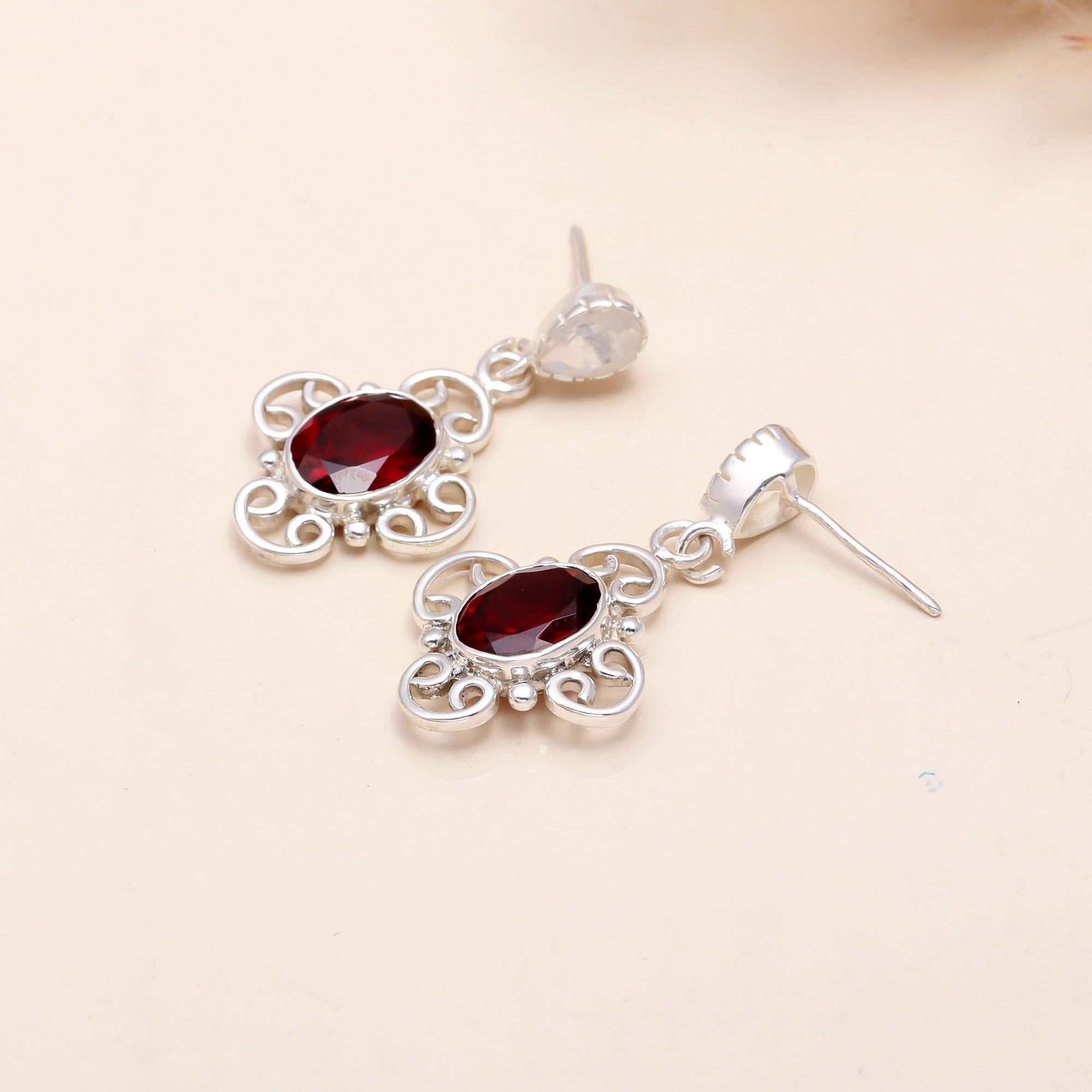 925 Sterling Silver Vintage Garnet Filigree Stud Earrings