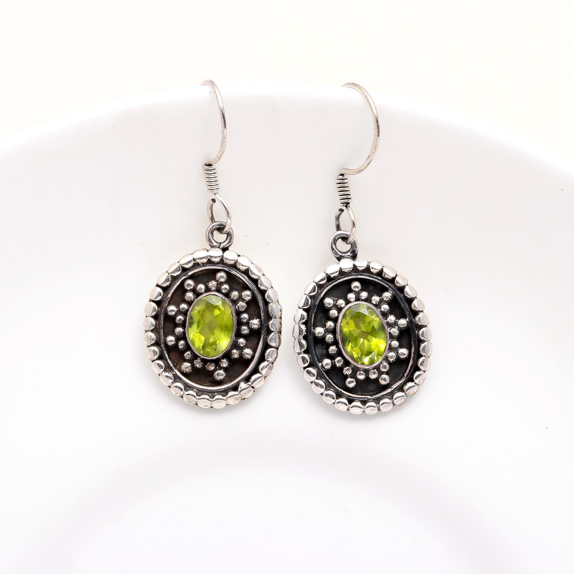 925 Sterling Silver Vintage Peridot Dangle Earrings