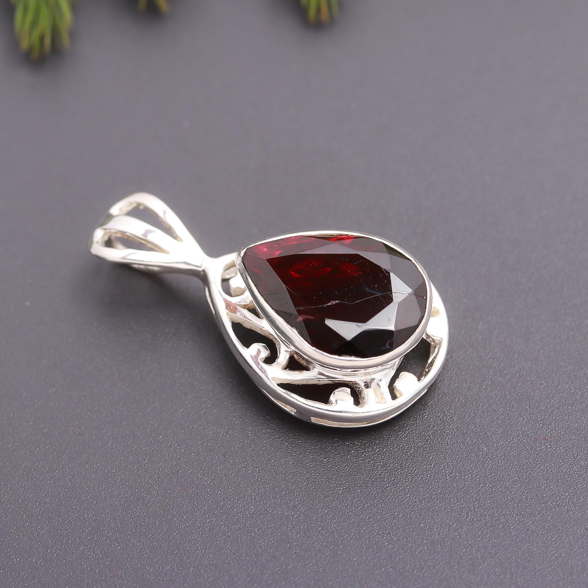 925 Silver Garnet Filigree Pendant