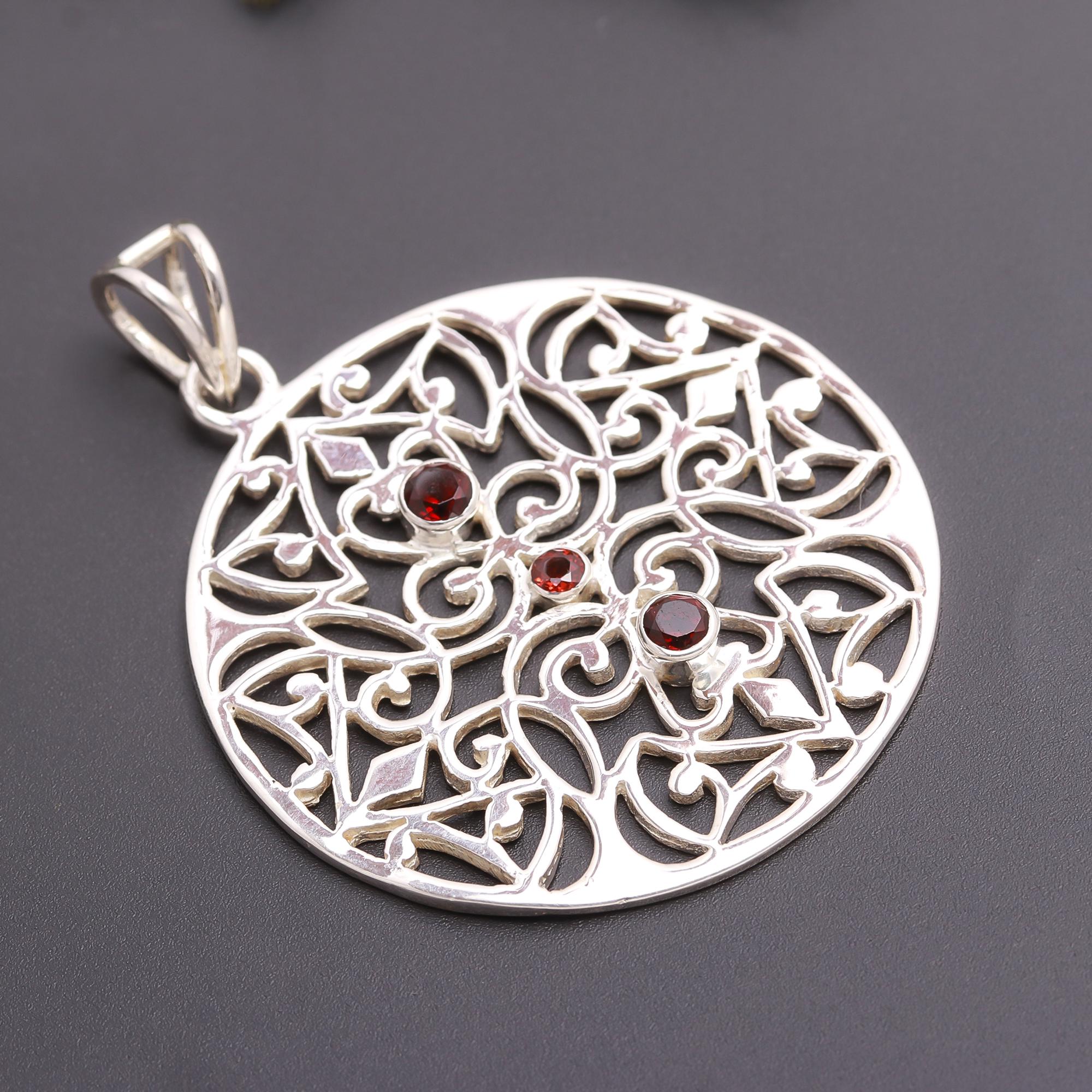 925 Silver Filigree Garnet Round Pendant
