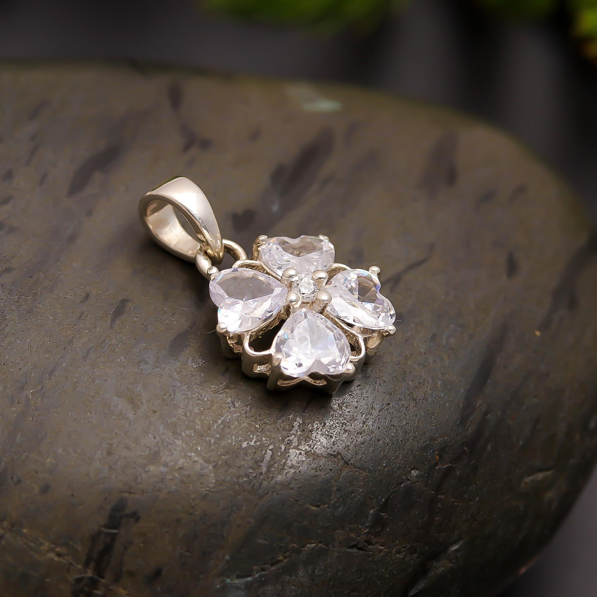 925 Silver Heart Cluster Floral Pendant