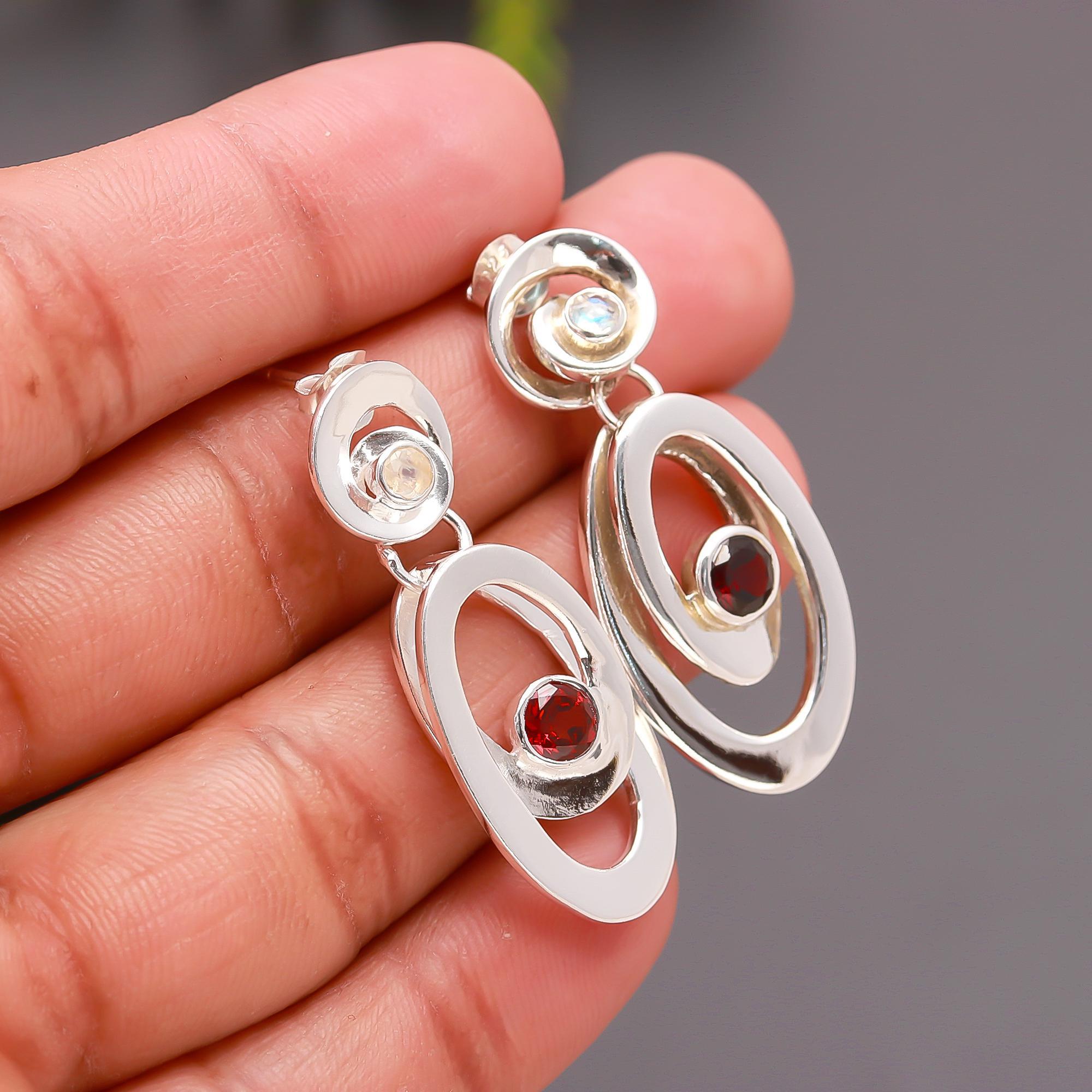 925 Silver Modern Oval Garnet Drop Earrings