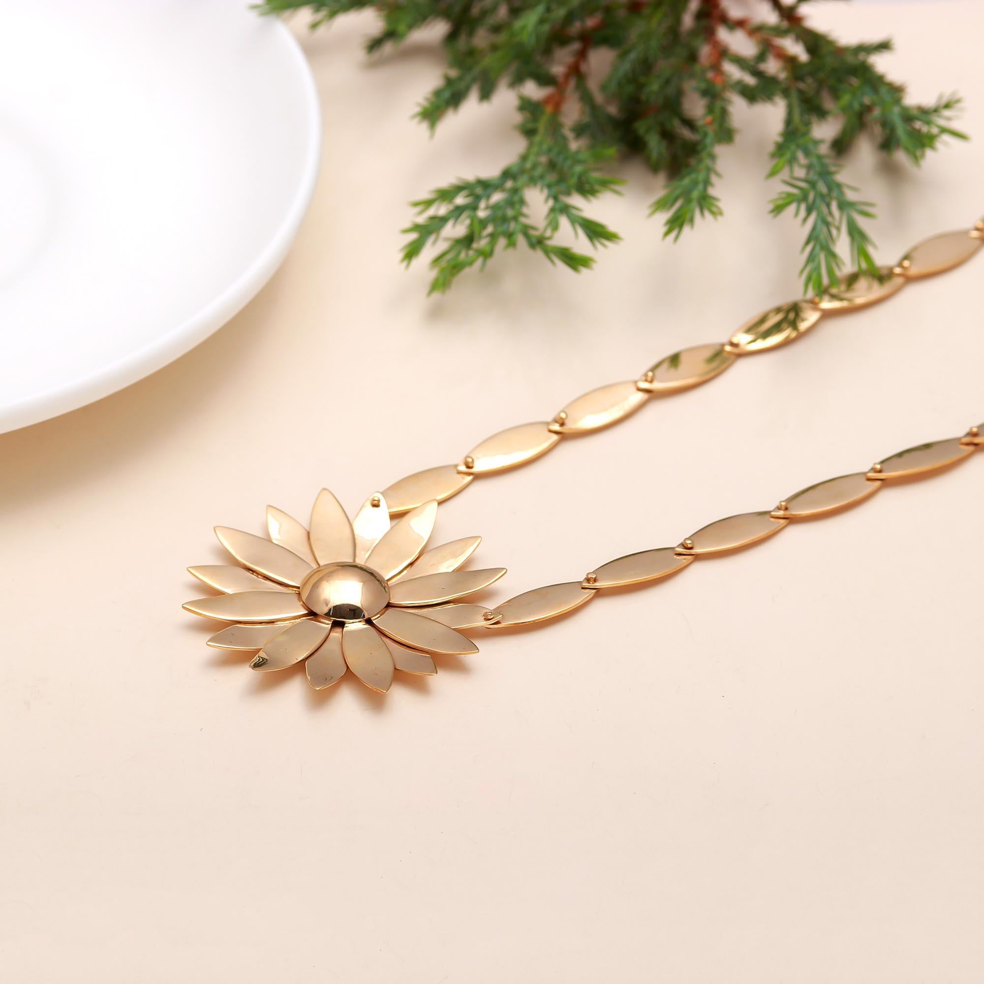 The Solar Bloom: Gold Sunflower Link Necklace