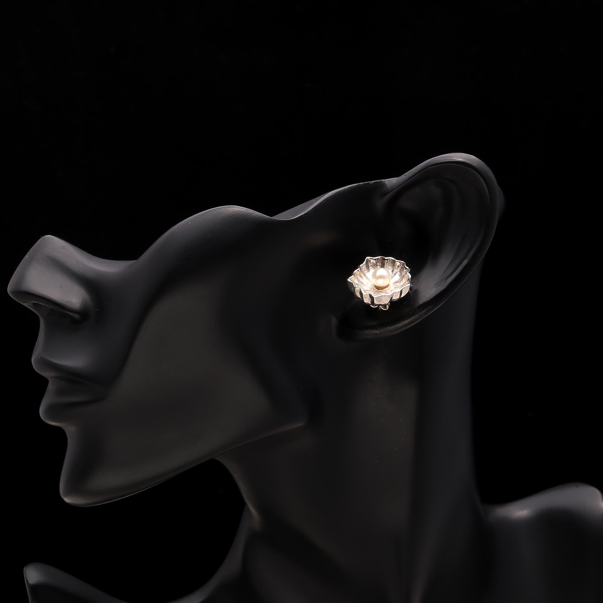 The Scalloped Blooms: Silver Textured Flower Studs