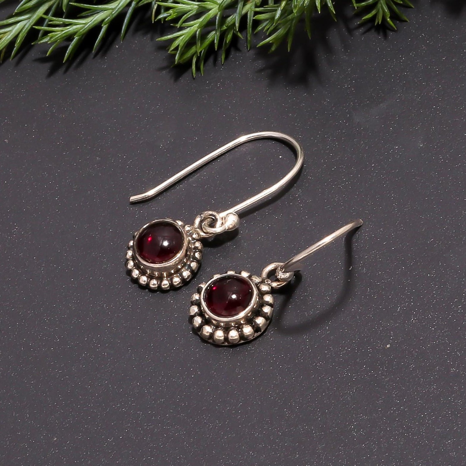 #gemstone_garnet