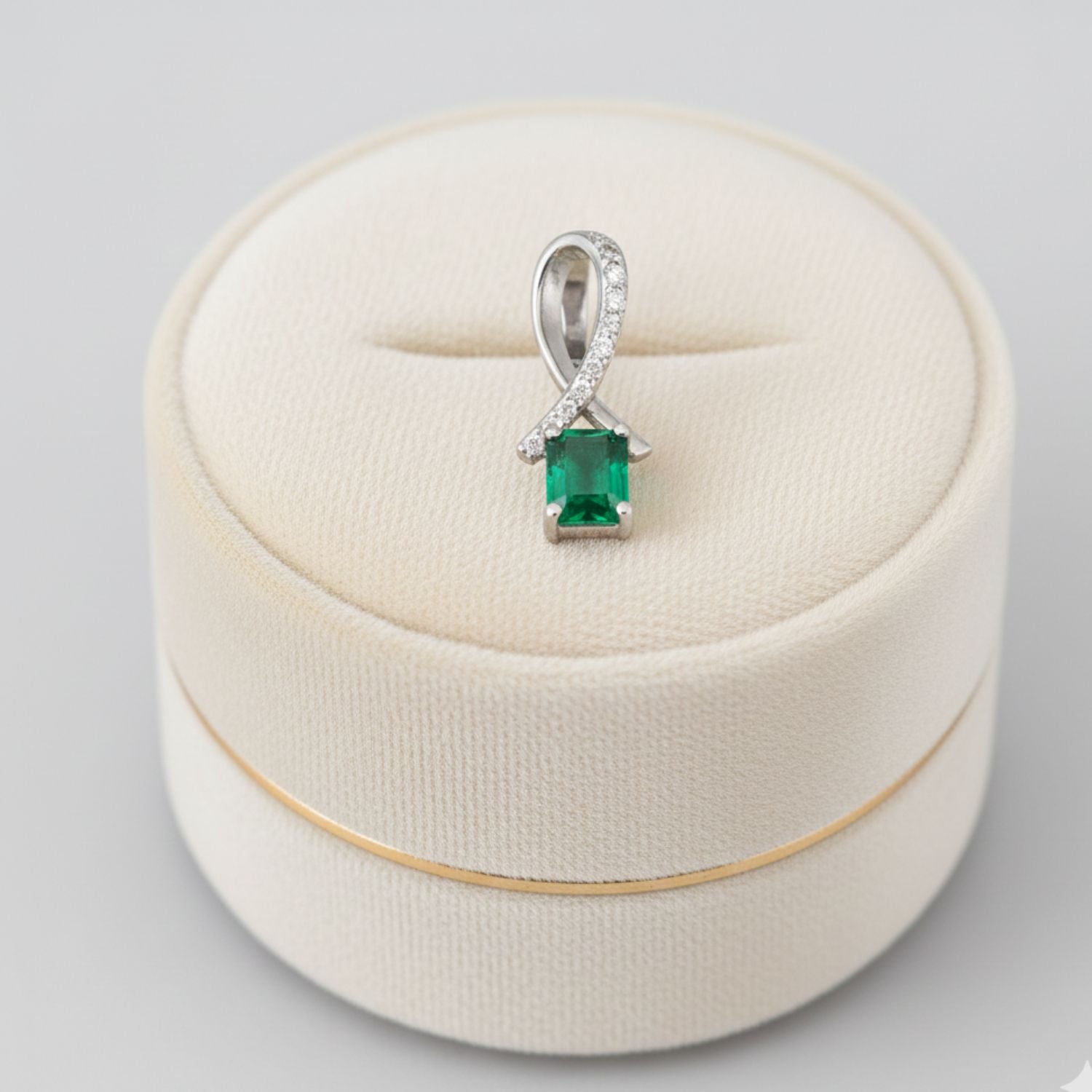 925 Sterling Silver Emerald Pendant For Women
