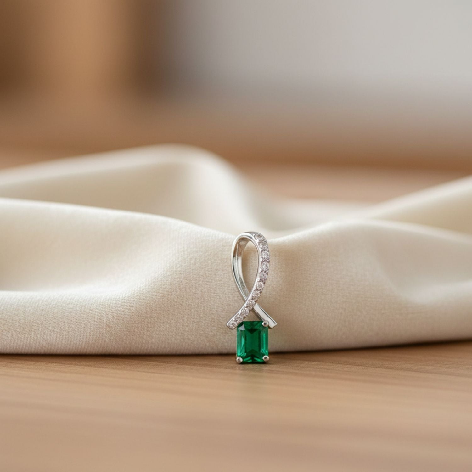 925 Sterling Silver Emerald Pendant For Women