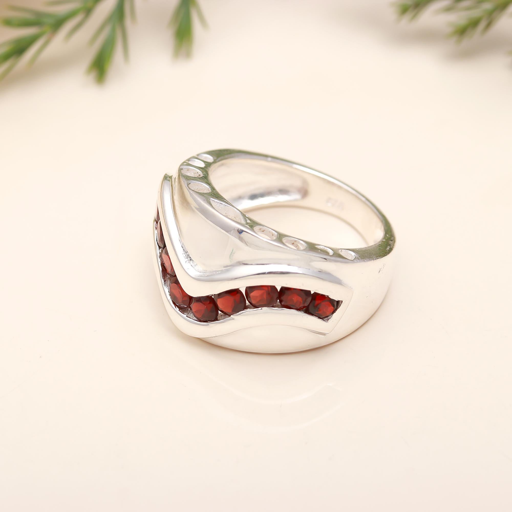 925 Silver Garnet Wave Ring