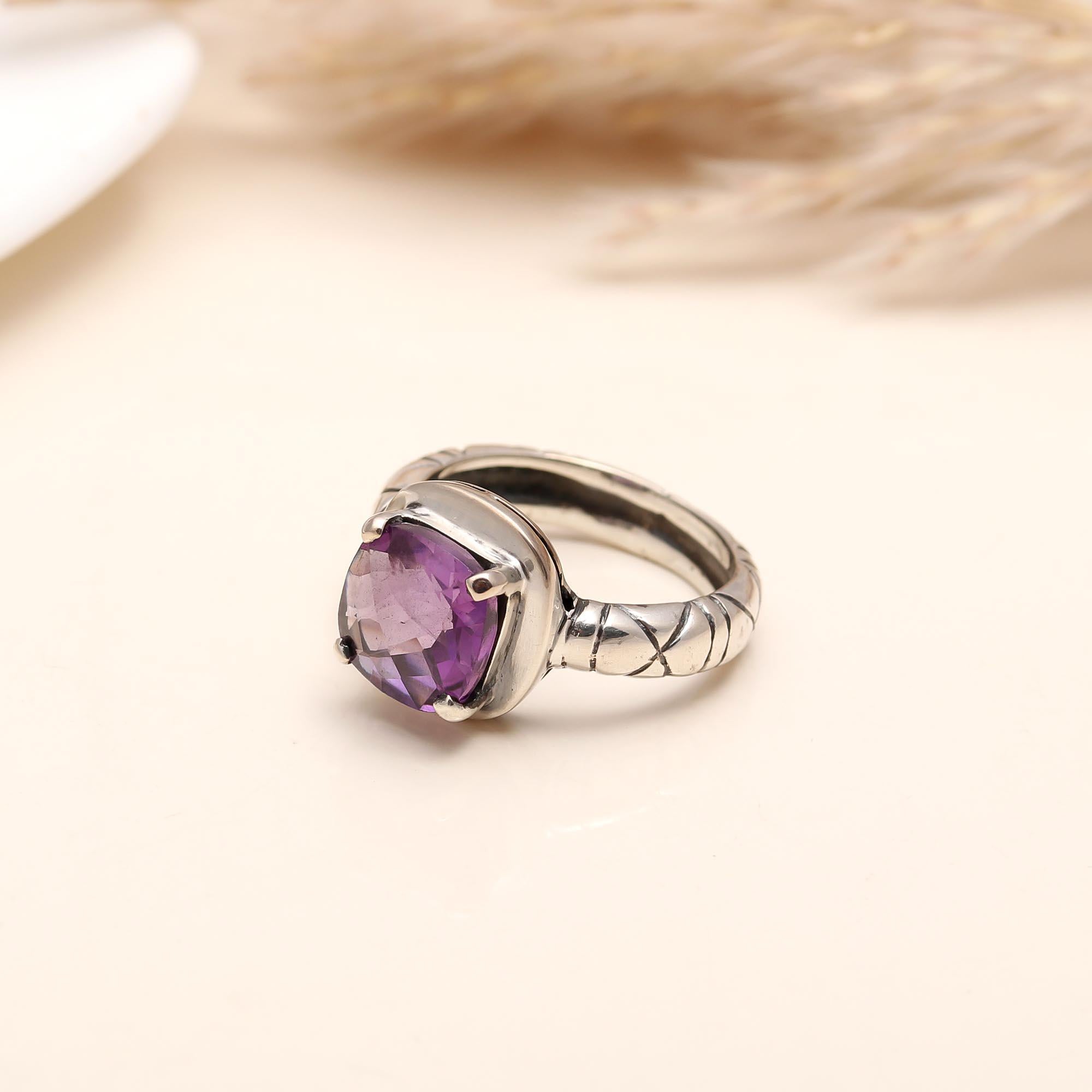 Elegant cushion-cut amethyst ring in 925 sterling silver