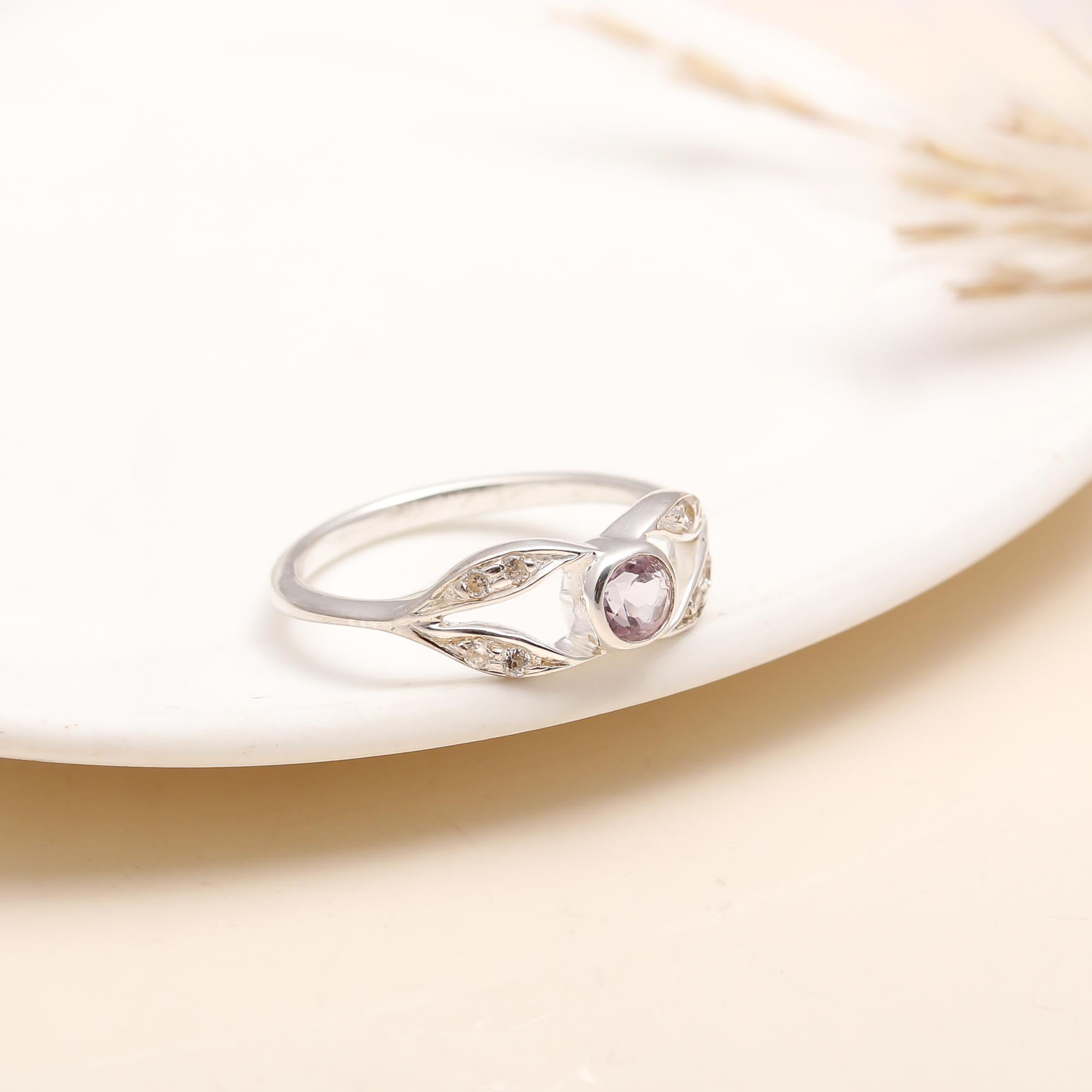 925 Silver Round Amethyst Leaf Design Ring with purple gemstone