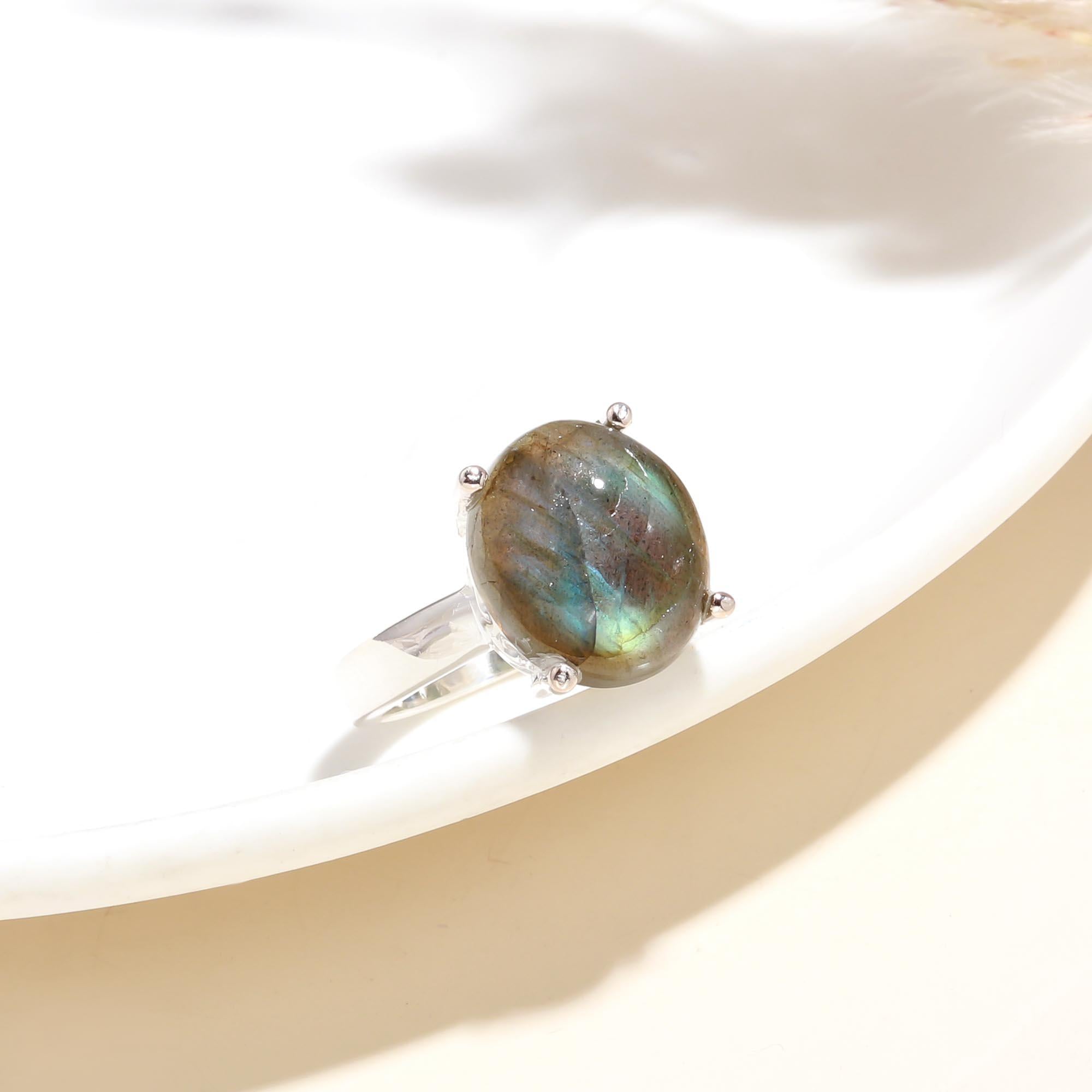 The Mystic Aurora: Labradorite & Silver Ring